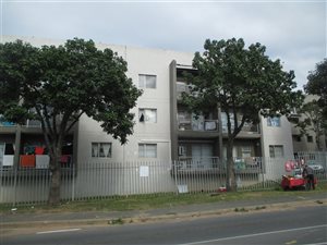 2 Bed Flat in Woodhurst