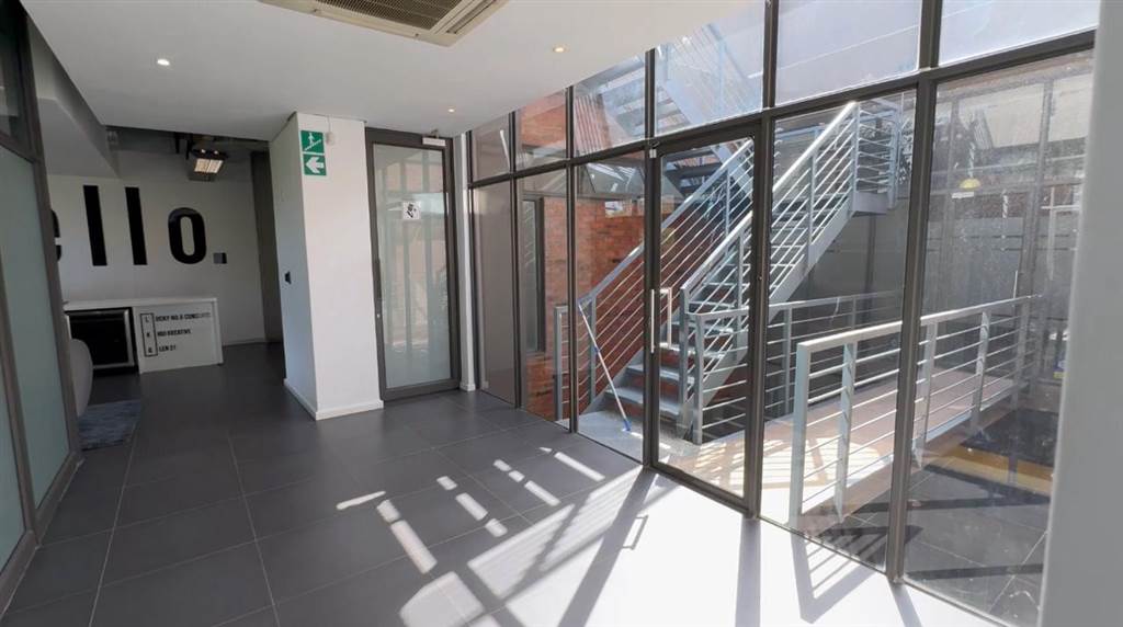 241  m² Commercial space in Bryanston photo number 11