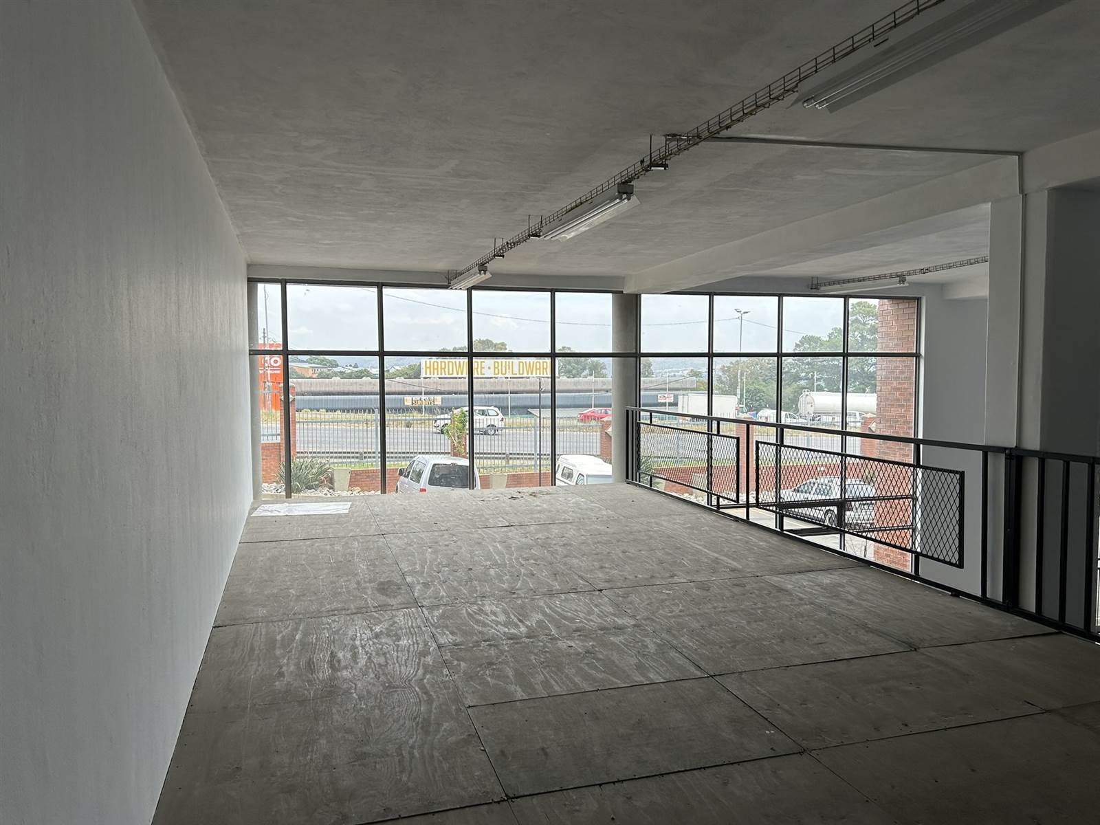492  m² Industrial space in Laser Park photo number 11