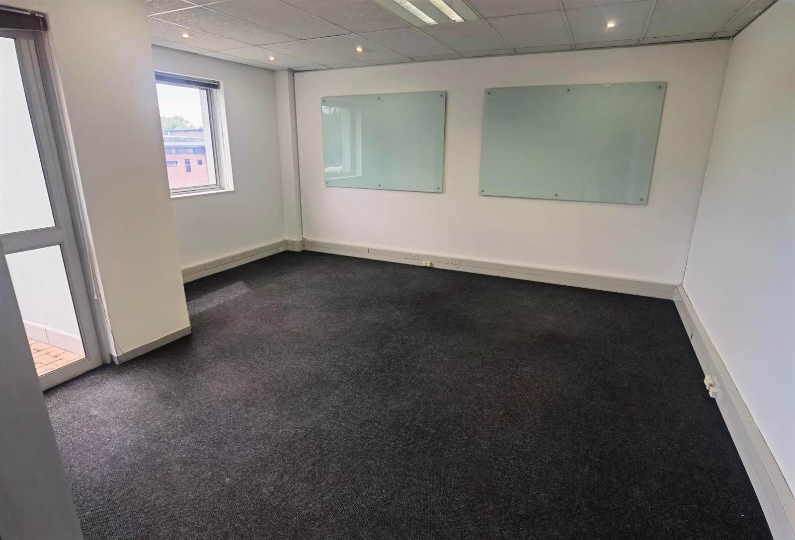 113  m² Commercial space in Lynnwood photo number 5