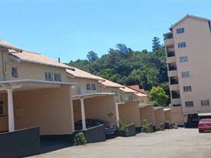 2 Bed Apartment in Clarendon
