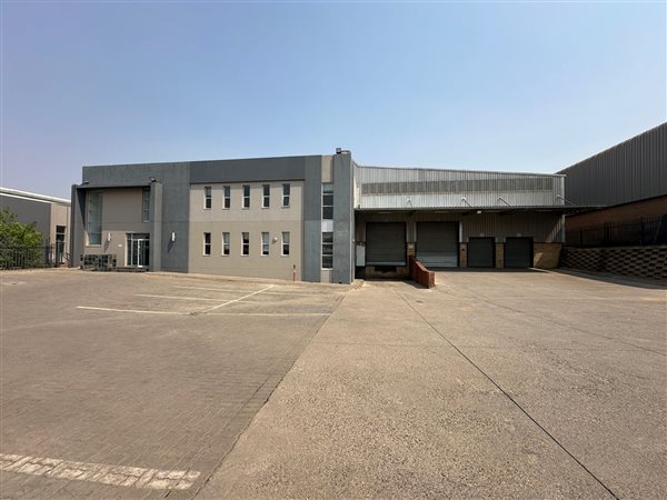 1 725  m² Industrial space