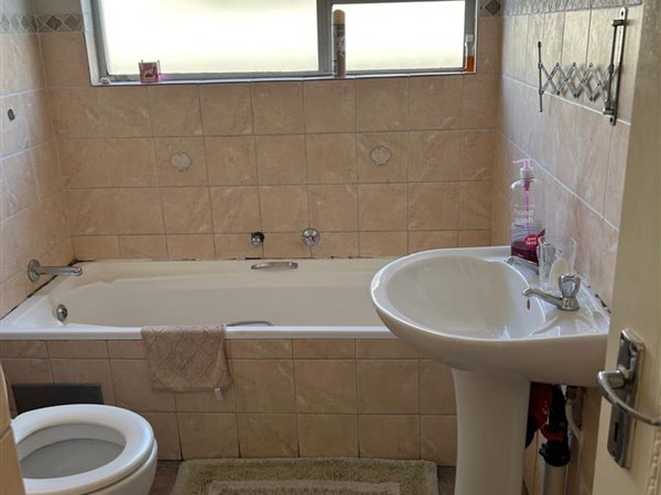 3 Bedroom Townhouse 3 Bedroom Townhouse