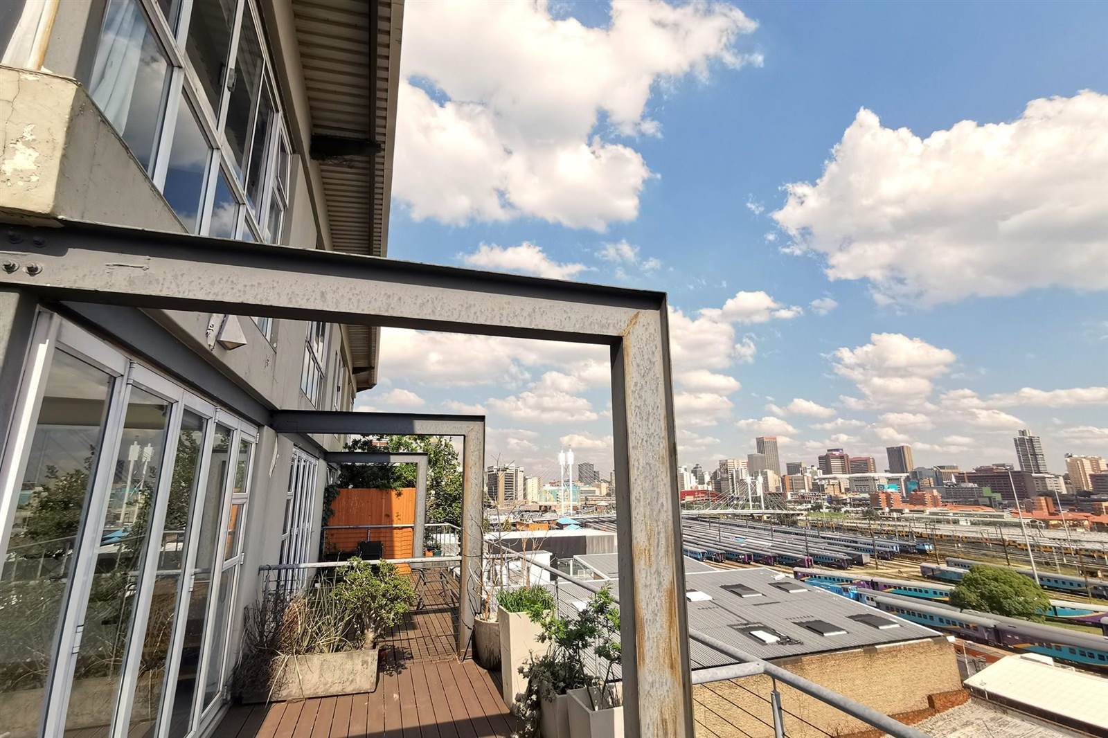 2 Bed Apartment in Braamfontein photo number 25