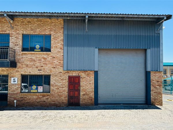 353  m² Industrial space