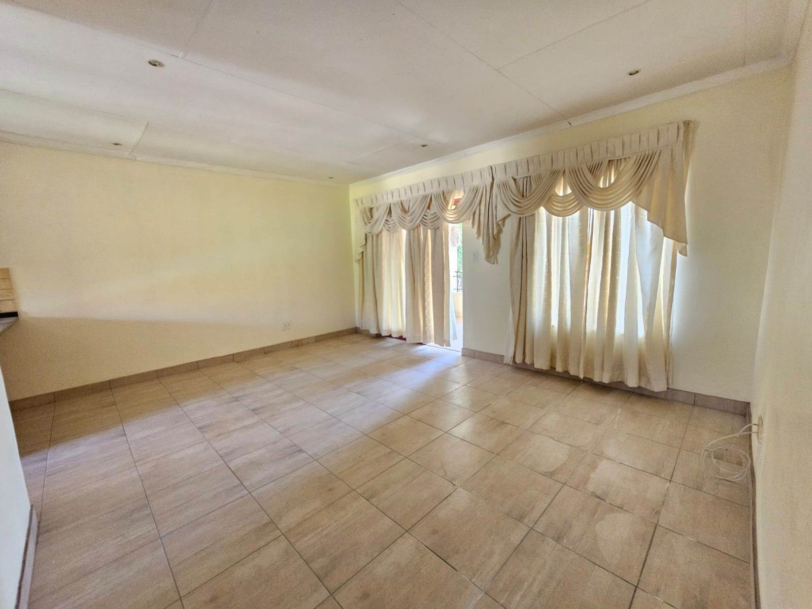 2 Bed Townhouse in Polokwane Central photo number 8