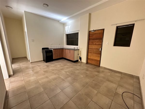0.5 Bed Flat in Kempton Park Central