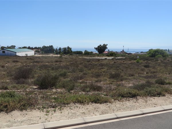 298 m² Land available in St Helena Views