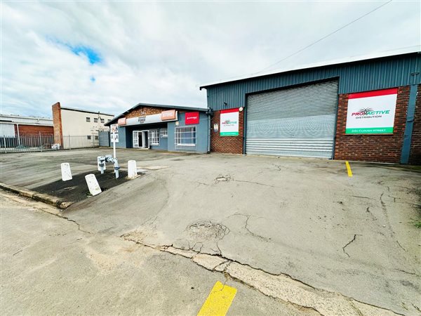 1 550  m² Commercial space