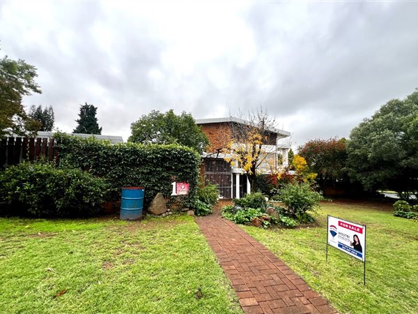 4 Bedroom House 4 Bedroom House