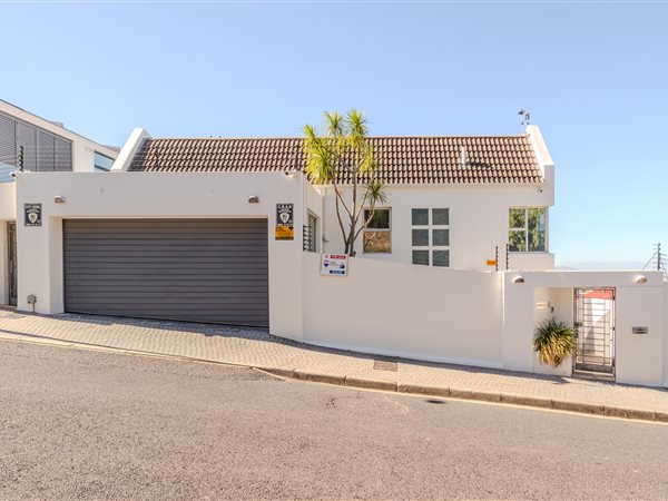4 Bedroom House 4 Bedroom House
