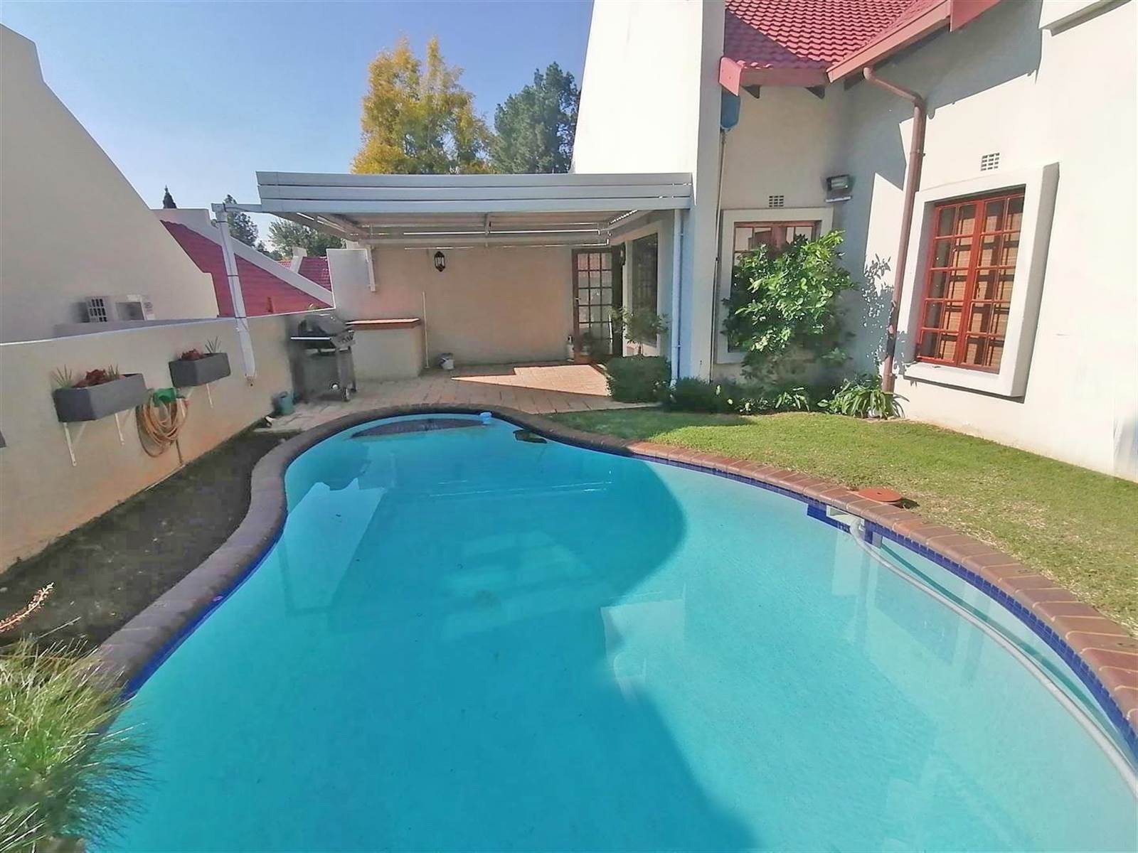 3 Bed Townhouse in Bryanston photo number 1