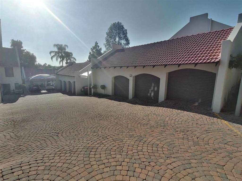 3 Bed Townhouse in Bryanston photo number 16