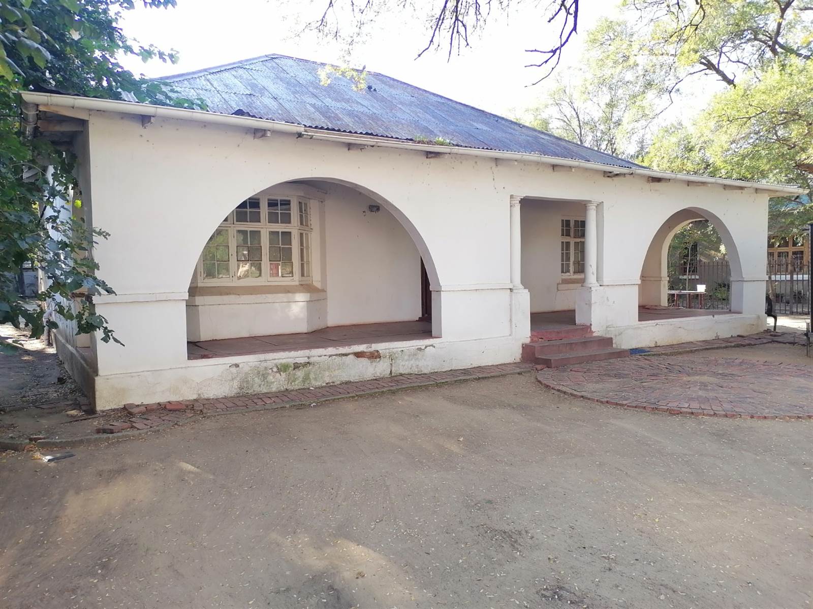 4 Bed House in Kroonstad photo number 1