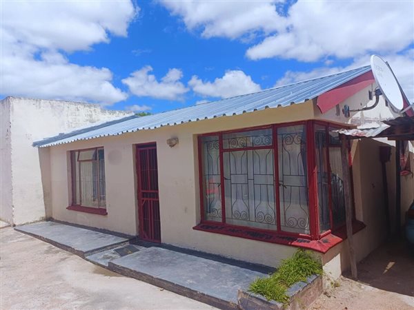 10 Bed House in Seshego