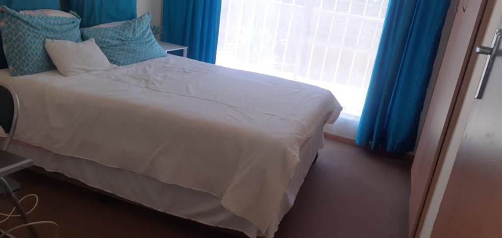 3 Bed Simplex in Fochville photo number 18