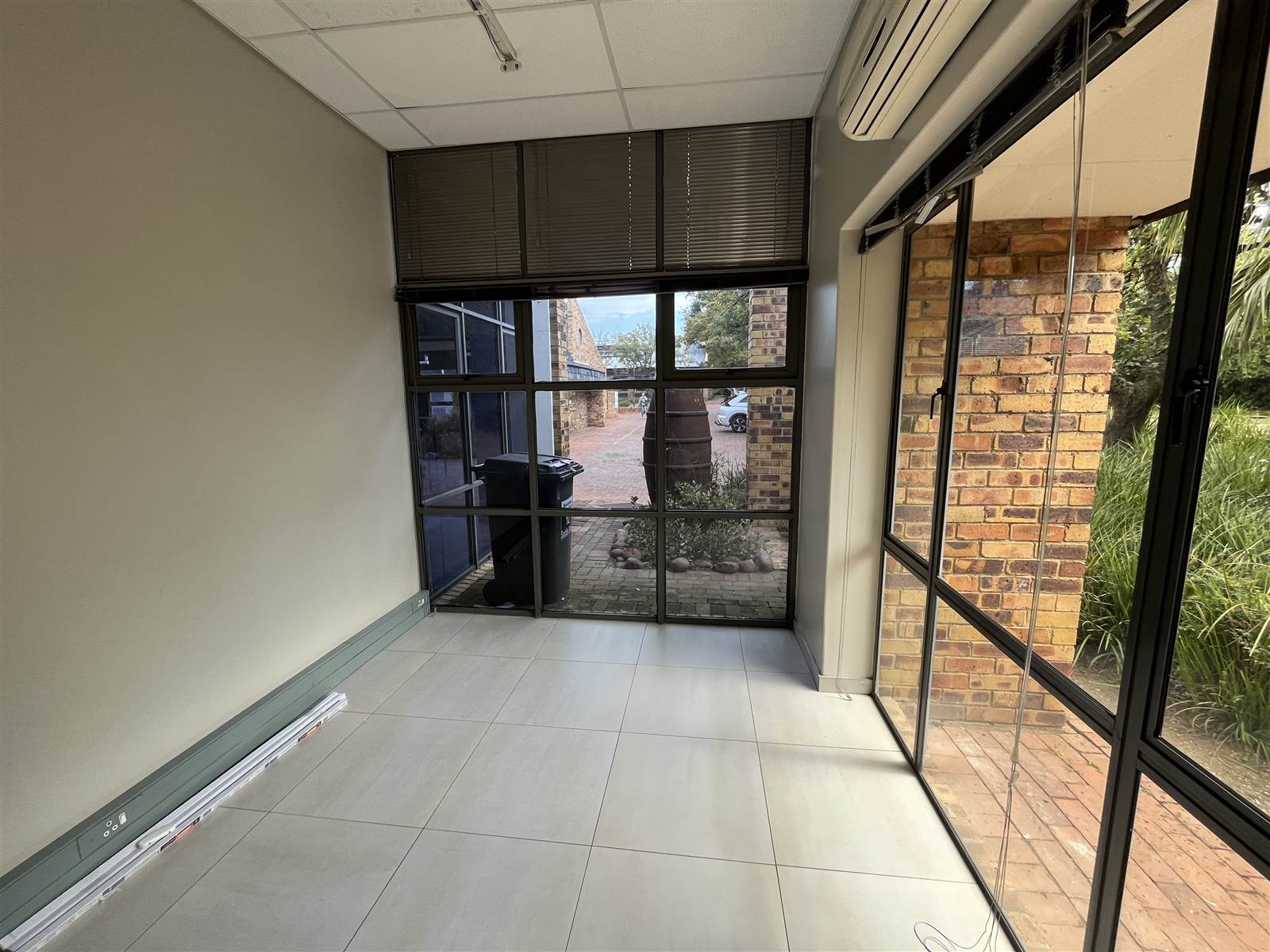 74  m² Commercial space in Woodmead photo number 7