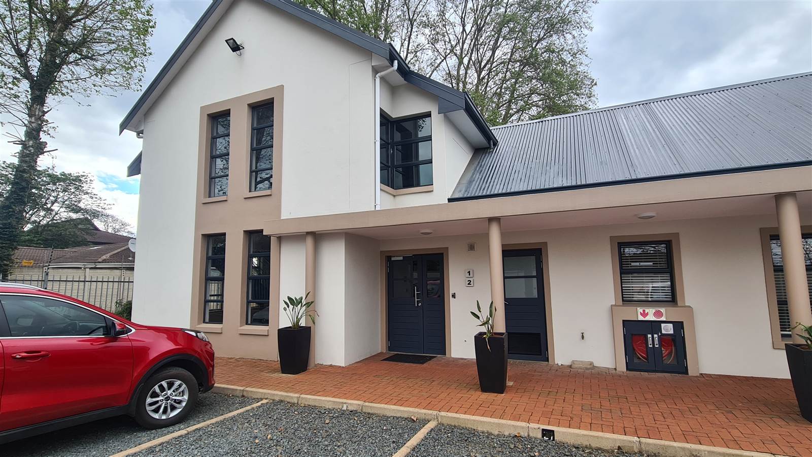 133  m² Commercial space in Kloof photo number 16