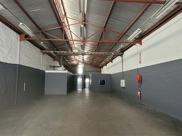 275  m² Industrial space