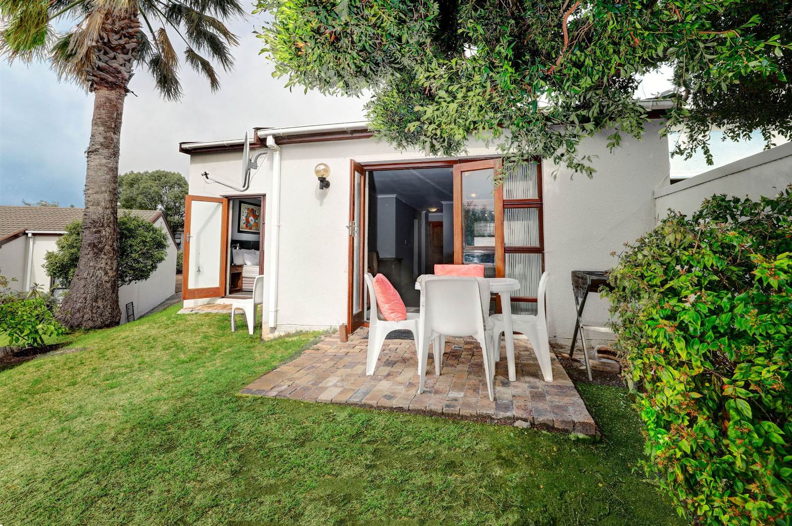 2 Bed Townhouse in Protea Valley photo number 1