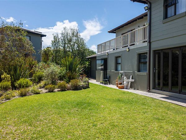 4 Bedroom House 4 Bedroom House