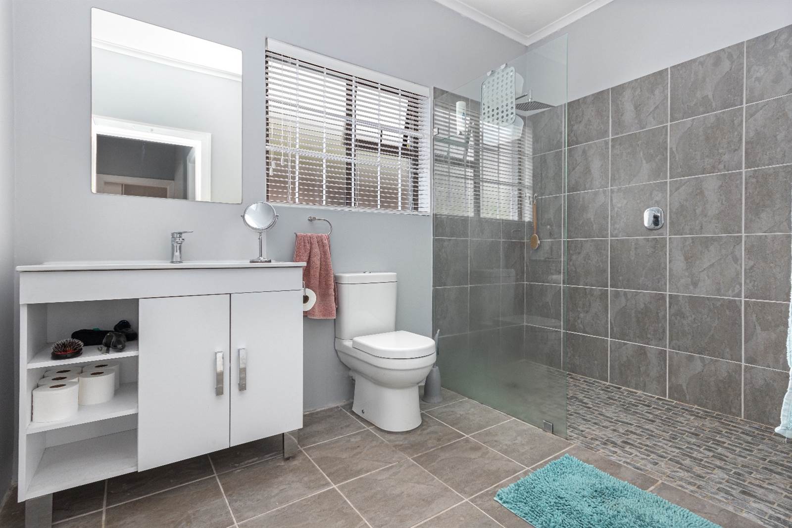 2 Bed House in Fish Hoek photo number 12