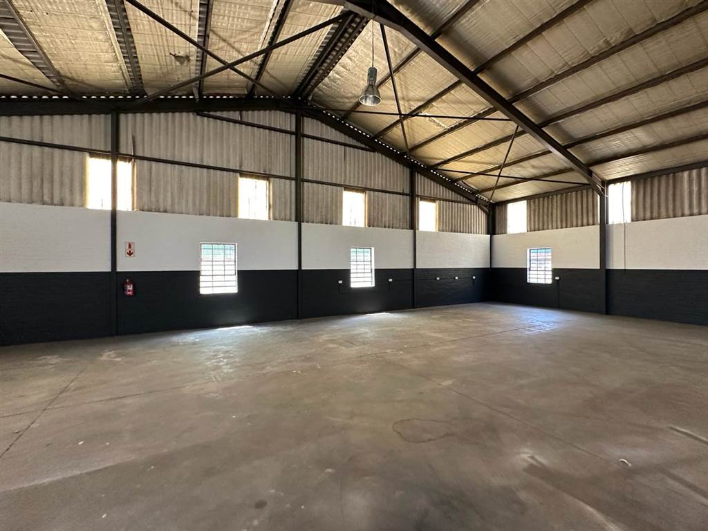 496  m² Industrial space in Triangle Farm photo number 2