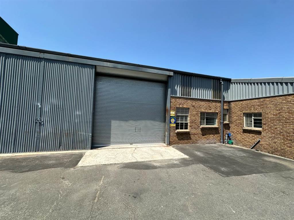 496  m² Industrial space in Triangle Farm photo number 1