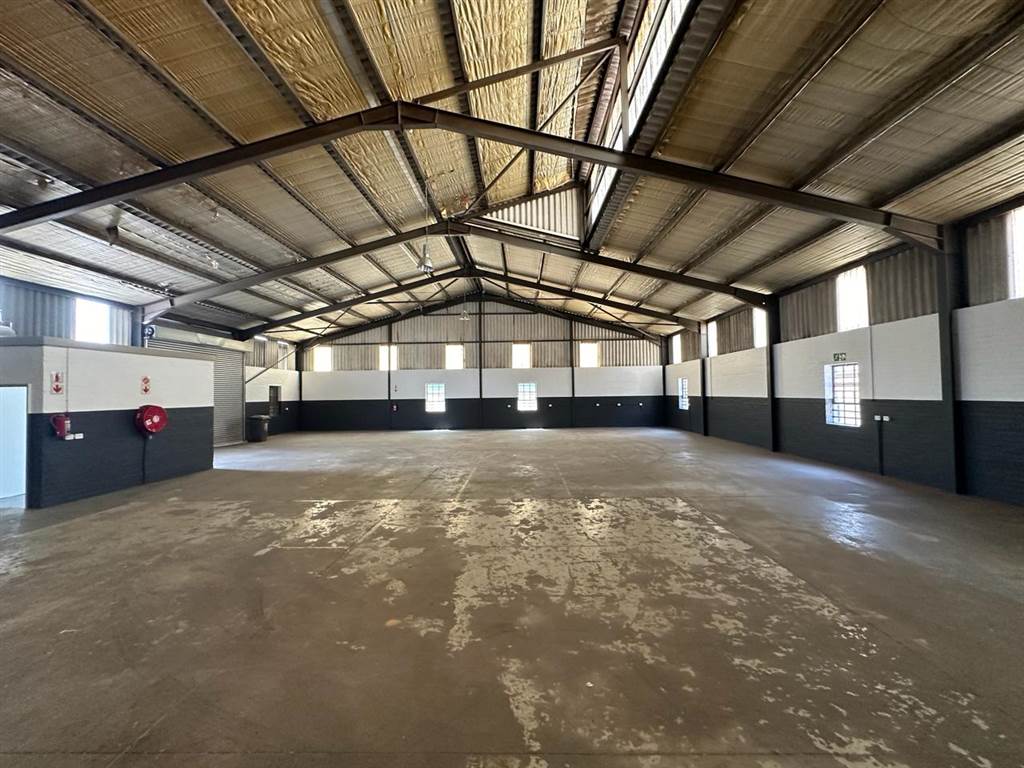 496  m² Industrial space in Triangle Farm photo number 13