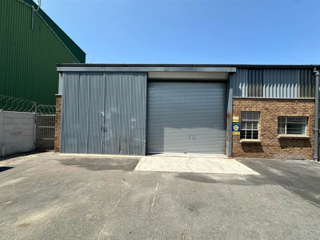 496  m² Industrial space in Triangle Farm photo number 3