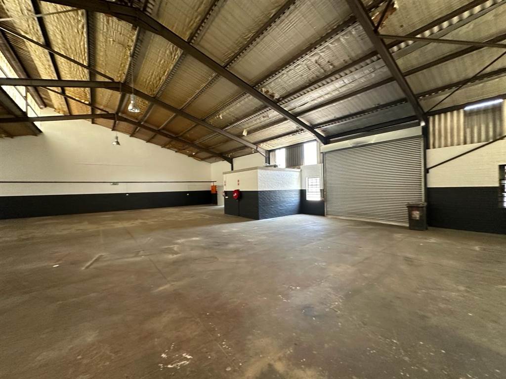 496  m² Industrial space in Triangle Farm photo number 12