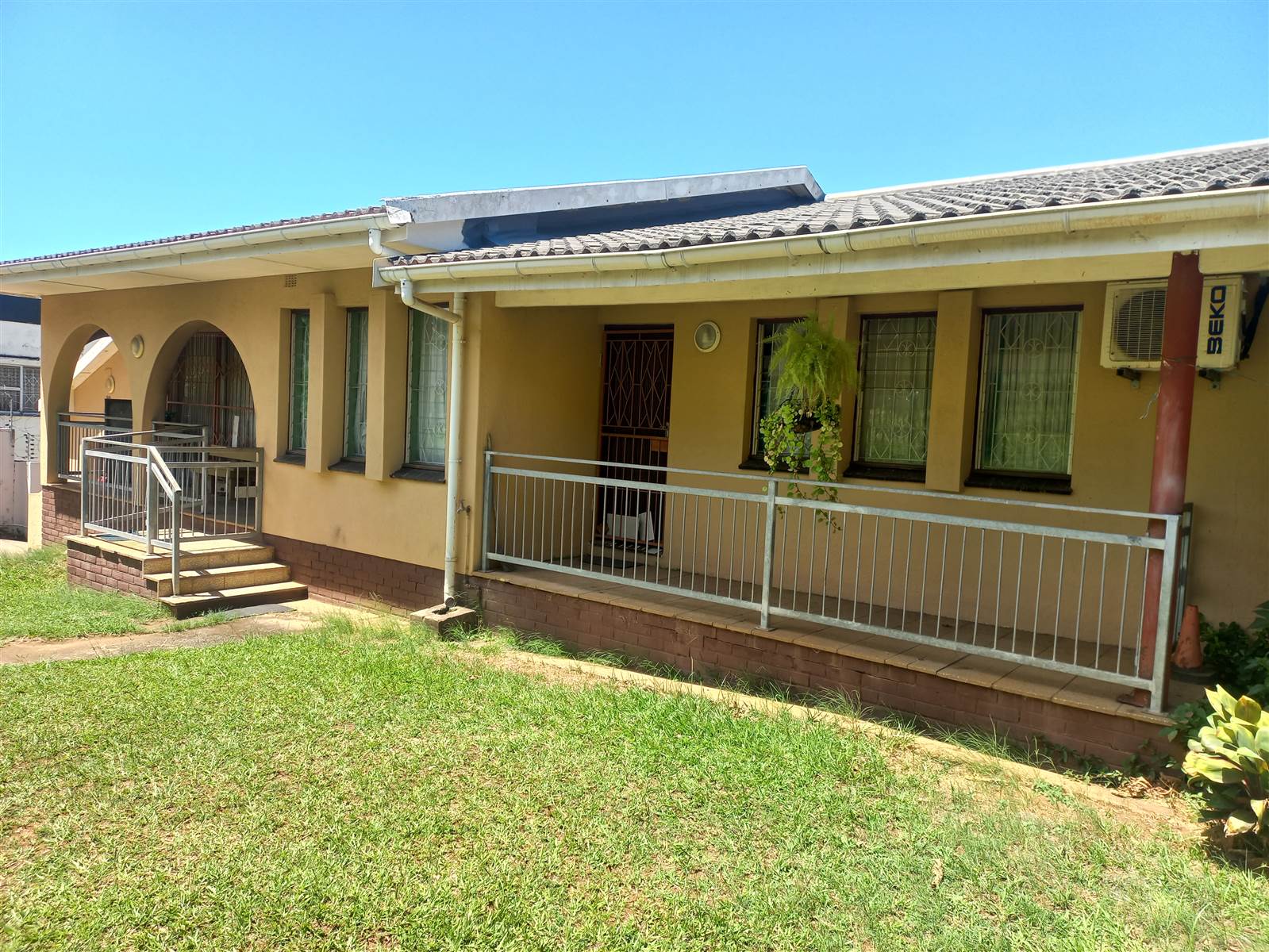 12 Bed House in Stanger Heights photo number 2