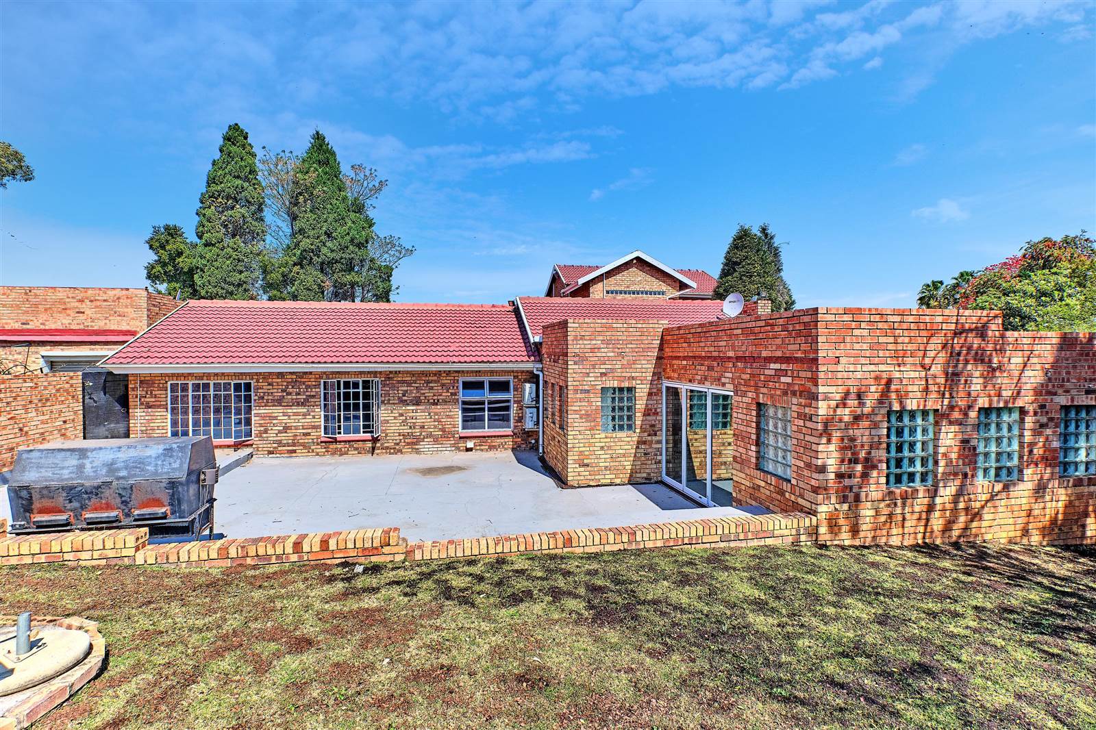 900  m² Commercial space in Sunninghill photo number 15