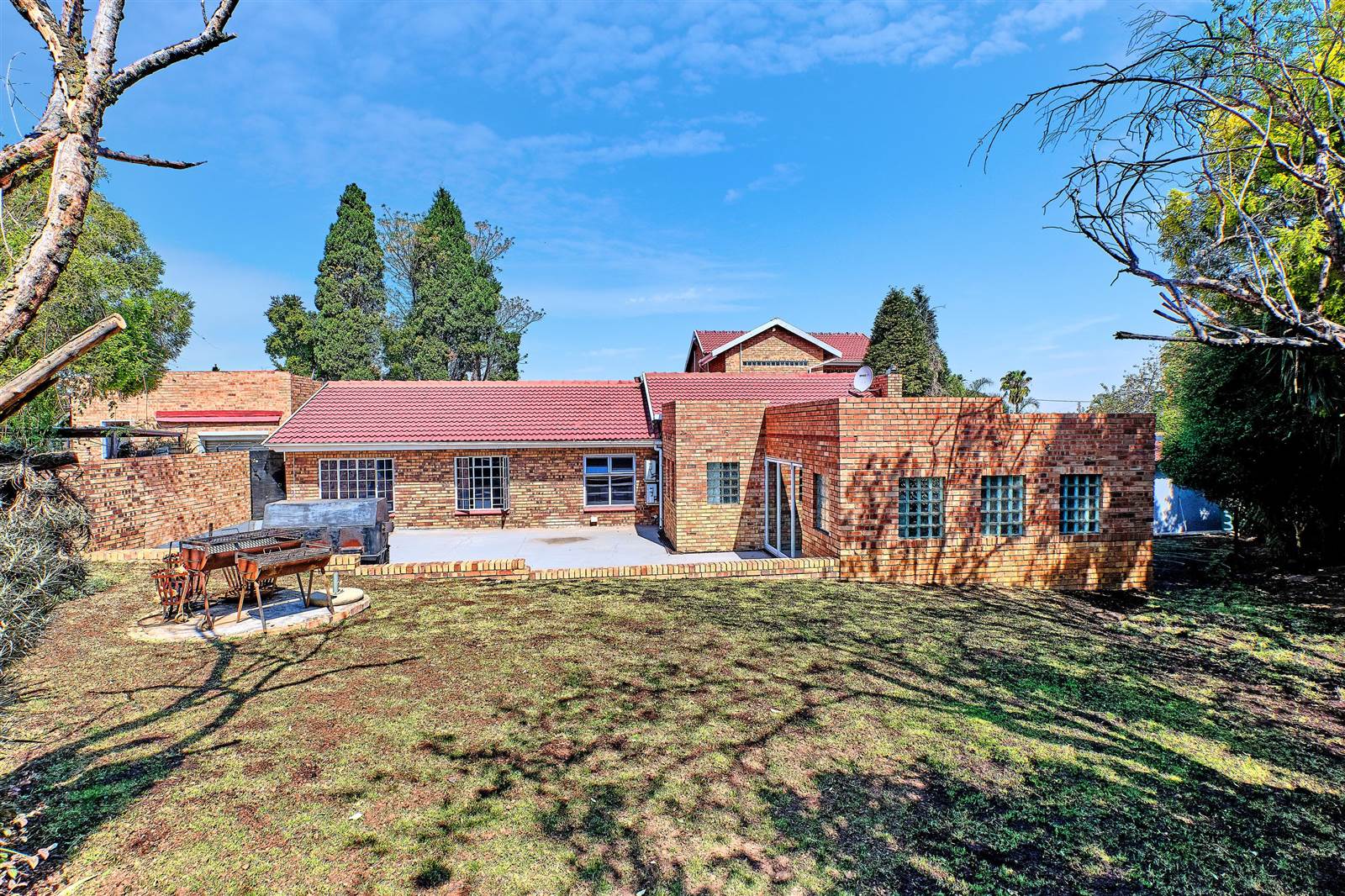900  m² Commercial space in Sunninghill photo number 14