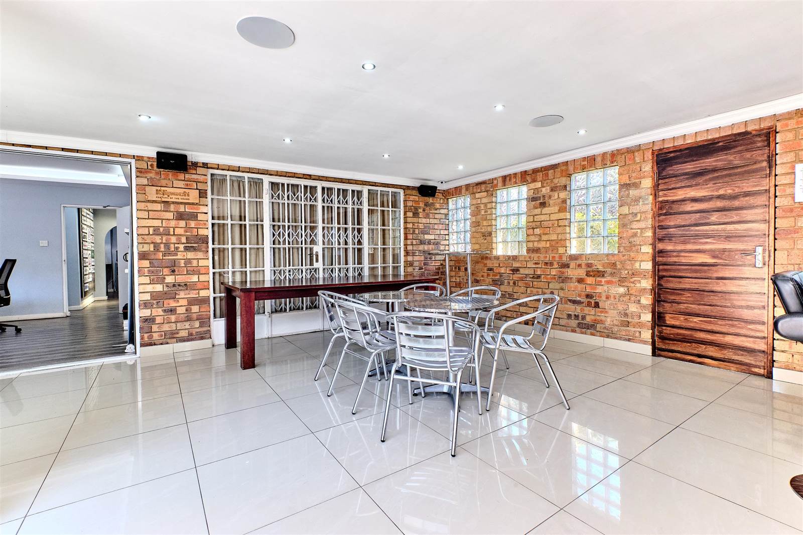 900  m² Commercial space in Sunninghill photo number 3