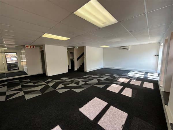 210  m² Commercial space in Hurlingham