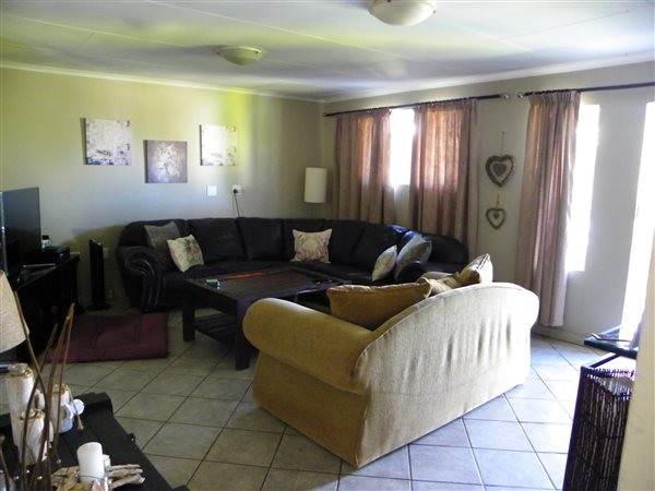 7.5 Bed House in Grootfontein Estate photo number 23