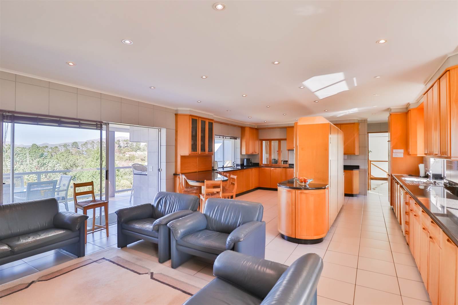 5 Bed House in Constantia photo number 6