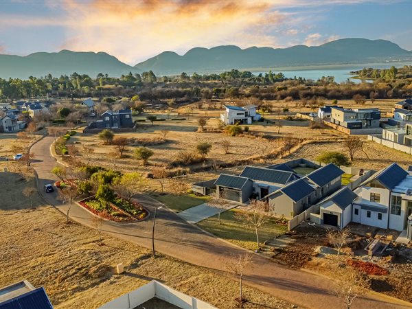 1 172 m² Land 1 172 m² Land