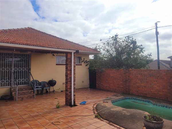 4 Bedroom House 4 Bedroom House