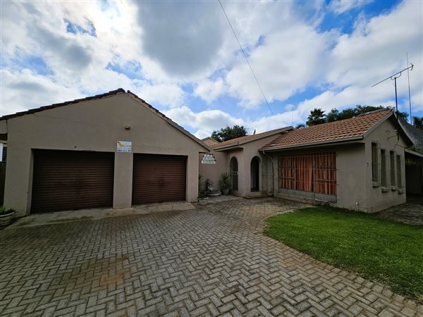 3 Bed House in Eike Park