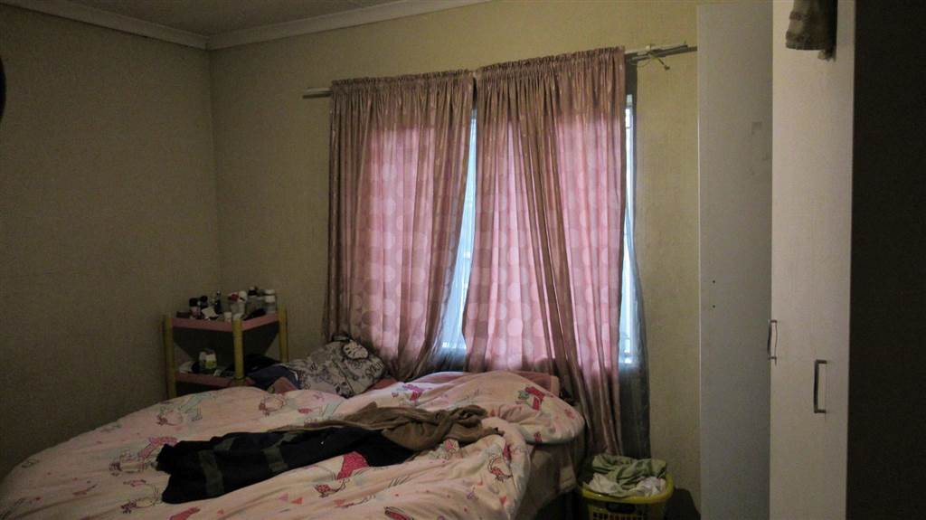 2 Bed Townhouse in Boksburg Central photo number 6