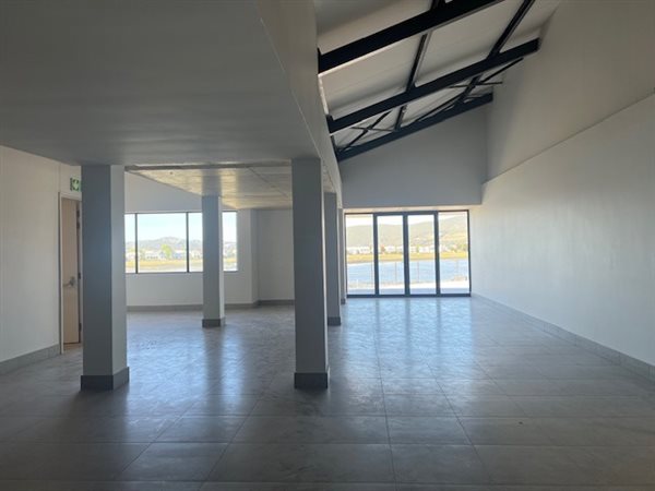 132 m² Commercial space 132 m² Commercial space