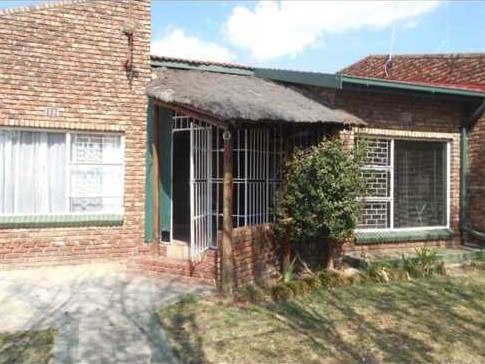 2 Bed Townhouse in Parys photo number 7