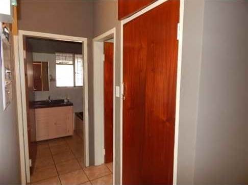 2 Bed Townhouse in Parys photo number 18