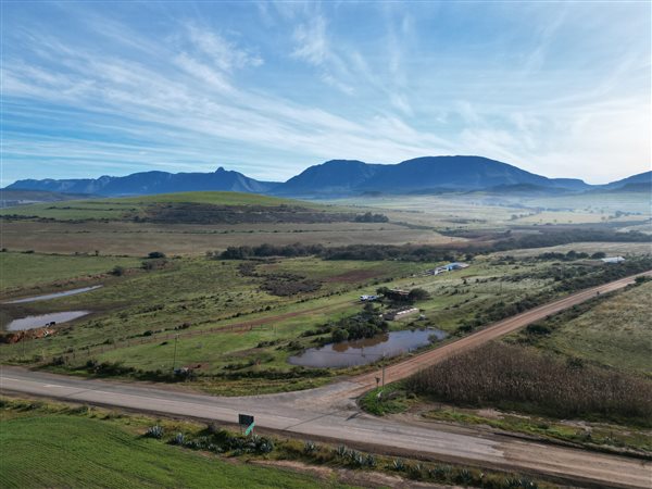 2.5 ha Smallholding 2.5 ha Smallholding