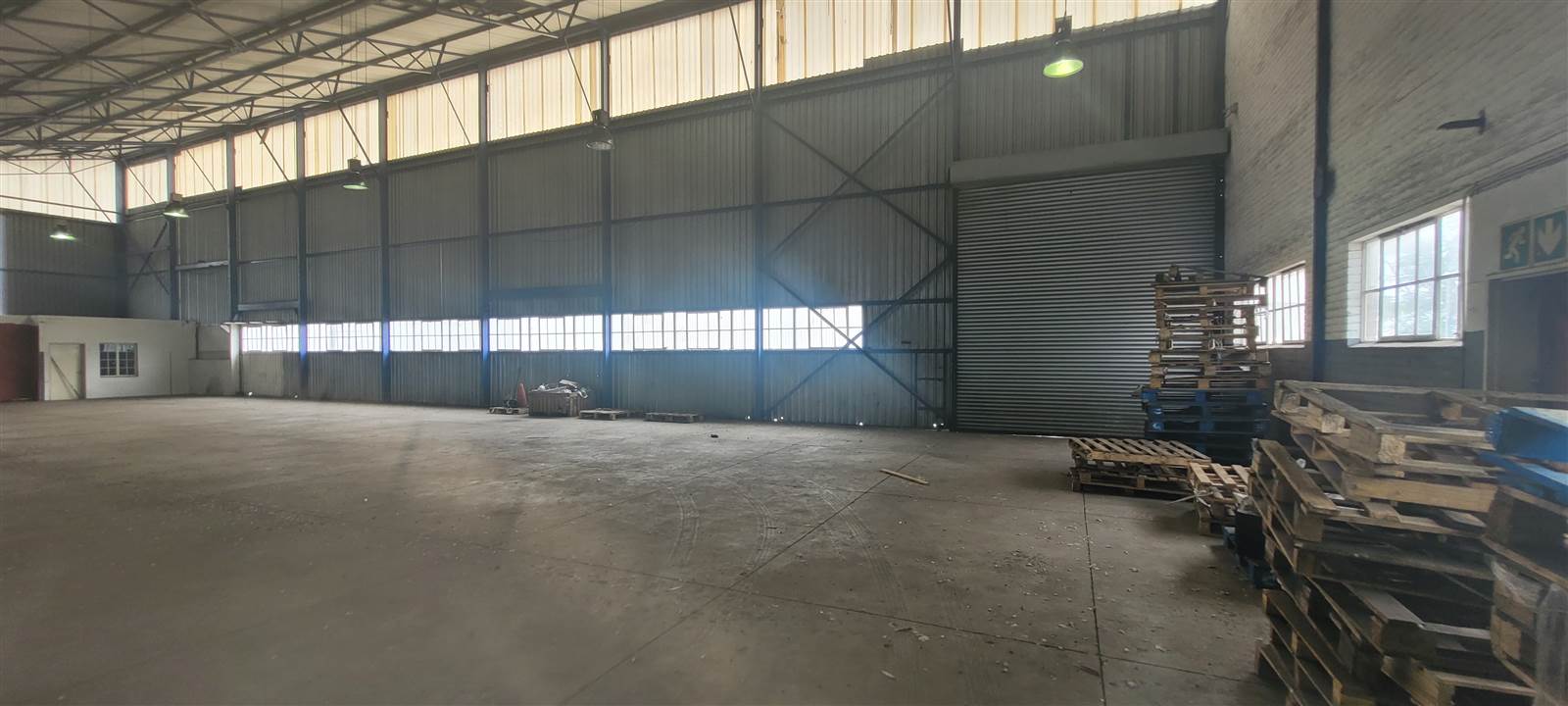 1058  m² Industrial space in Manufacta photo number 7