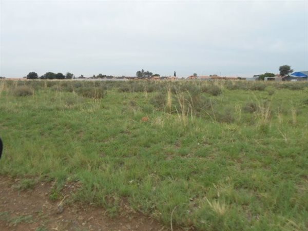 2.1 ha Land available in Riversdale