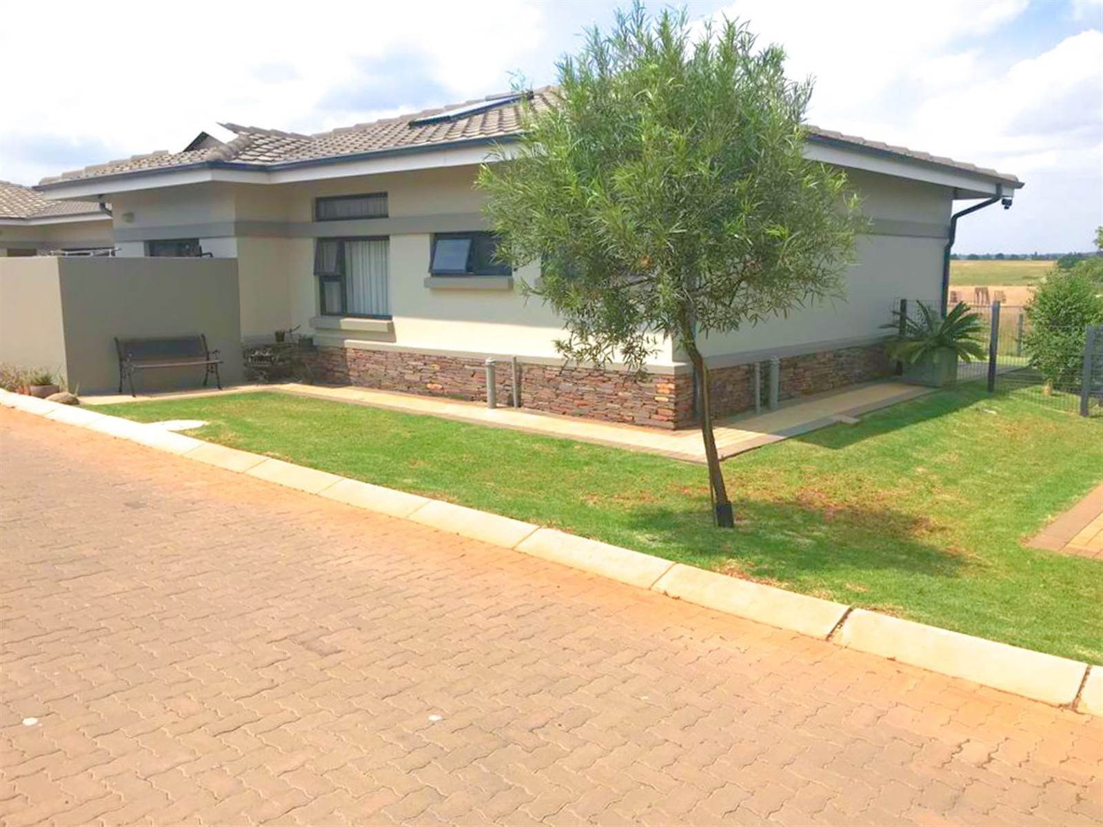 3 Bed Townhouse in Eastland Mature Lifestyle Estate photo number 16