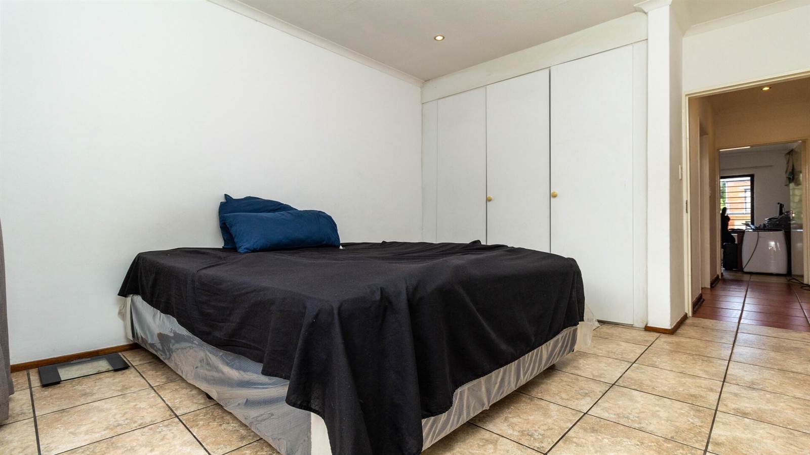 2 Bed Apartment in Auckland Park photo number 24